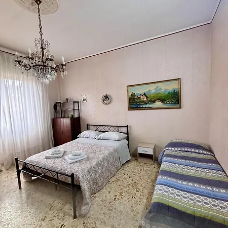 Stanza Tripla In Affitto Alojamento de Turismo Selvagem *